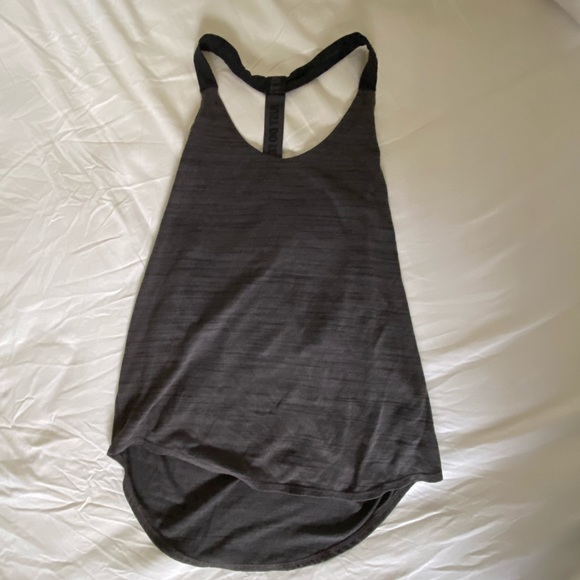 gray nike tank top